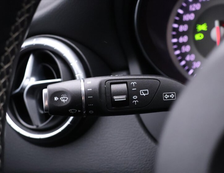 Mercedes-Benz CLA Kombi 2,0 l 155 kw