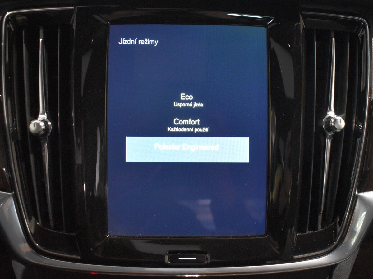 Volvo S90 Sedan / Limuzína 2,0 l 228 kw