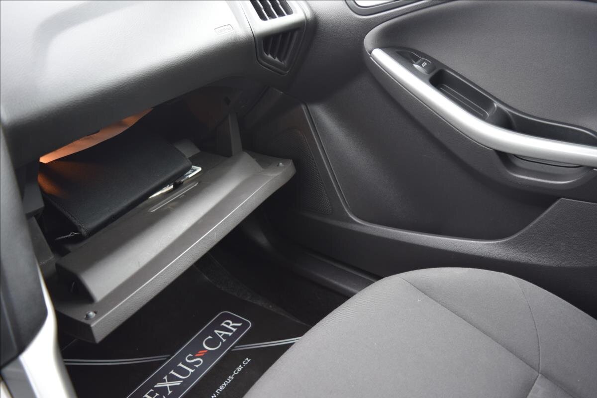 Ford Focus Kombi 998,0 92 kw