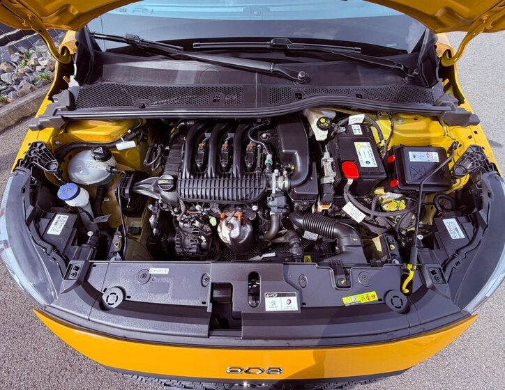 Peugeot 208 Hatchback 1,2 l 55 kw