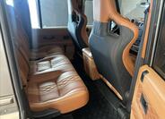 Land Rover Defender 18