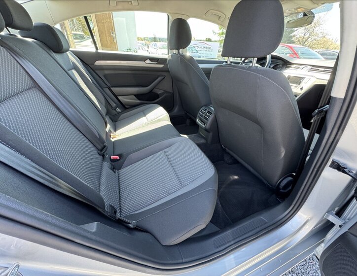 Volkswagen Passat Ostatní 1,6 l 88 kw