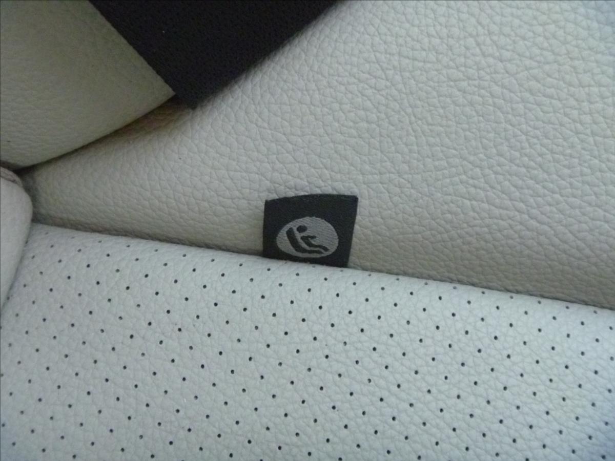 Mercedes-Benz Třídy C Kombi 2,1 l 100 kw