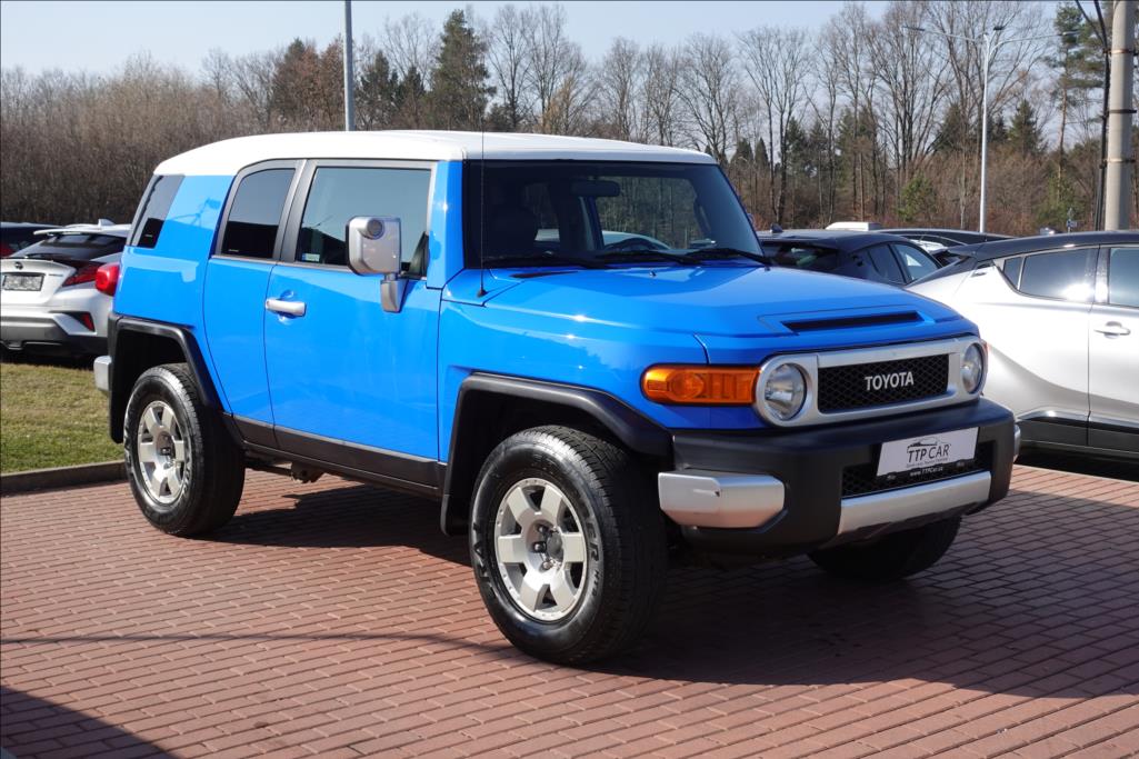 Toyota FJ