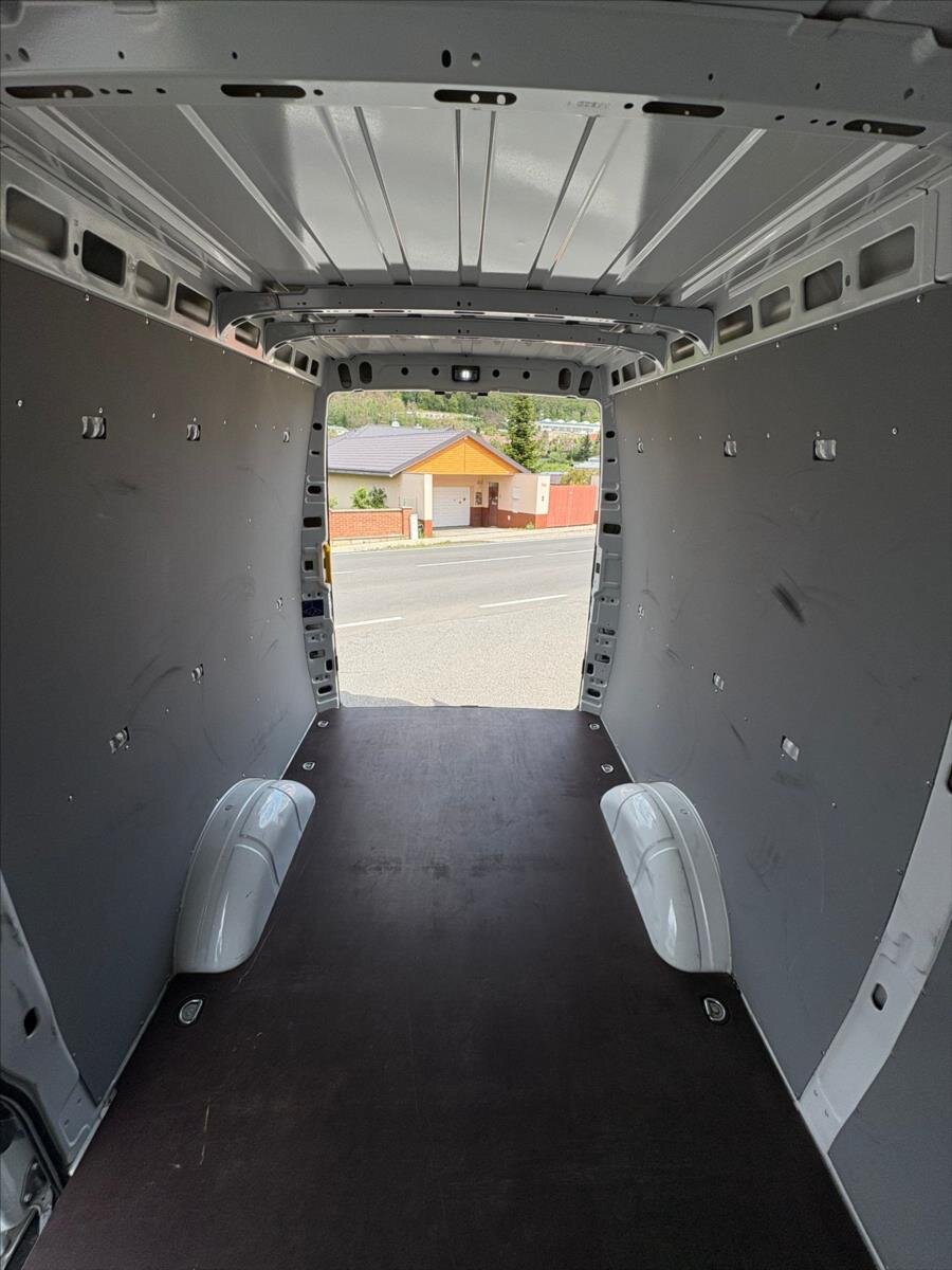 Iveco Daily Skříň 0,0 140 kw