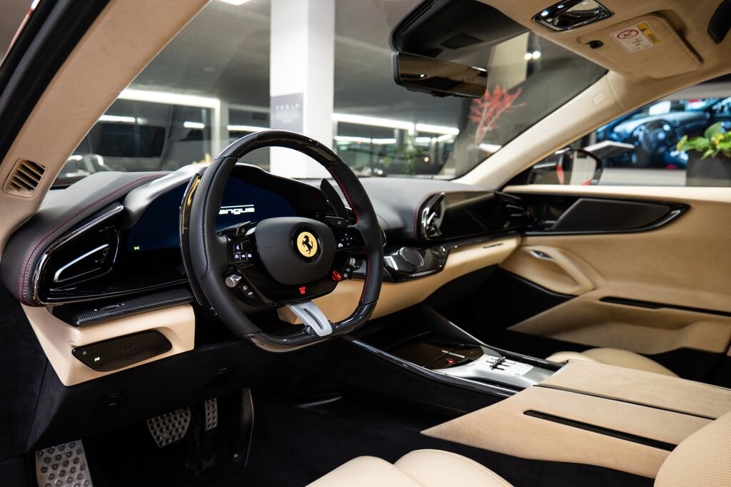 Ferrari Ostatní Hatchback 6,5 l 529 kw