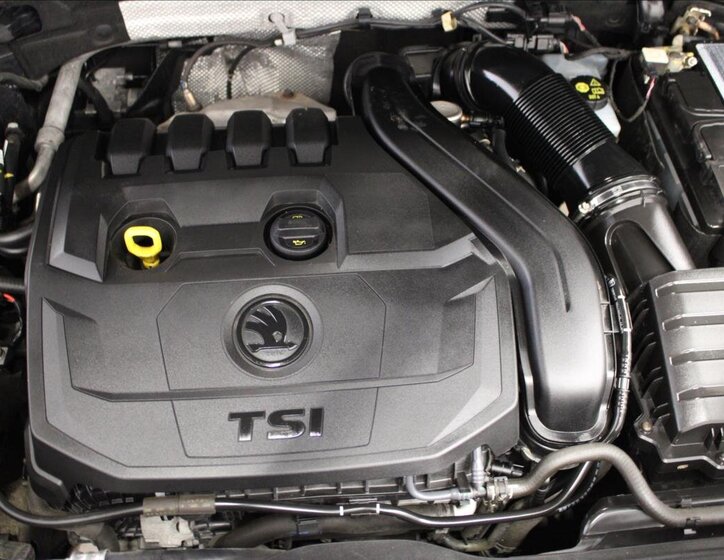 Škoda Karoq SUV / Terénní 1,5 l 110 kw