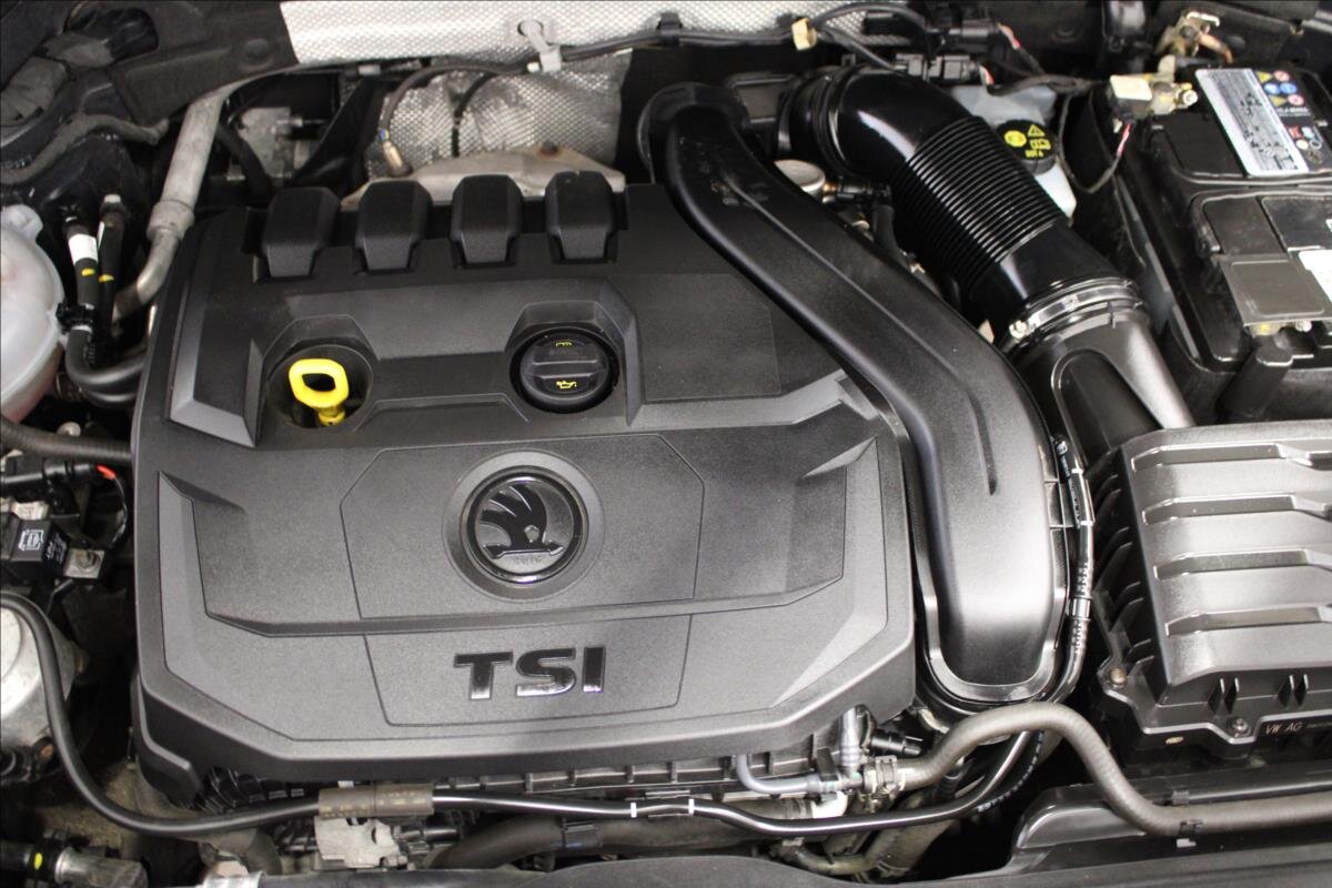 Škoda Karoq SUV / Terénní 1,5 l 110 kw