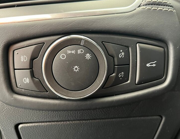 Ford S-MAX MPV 2,5 l 140 kw