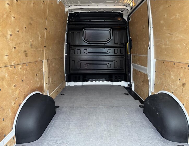 Volkswagen Crafter Skříň 2,0 l 103 kw