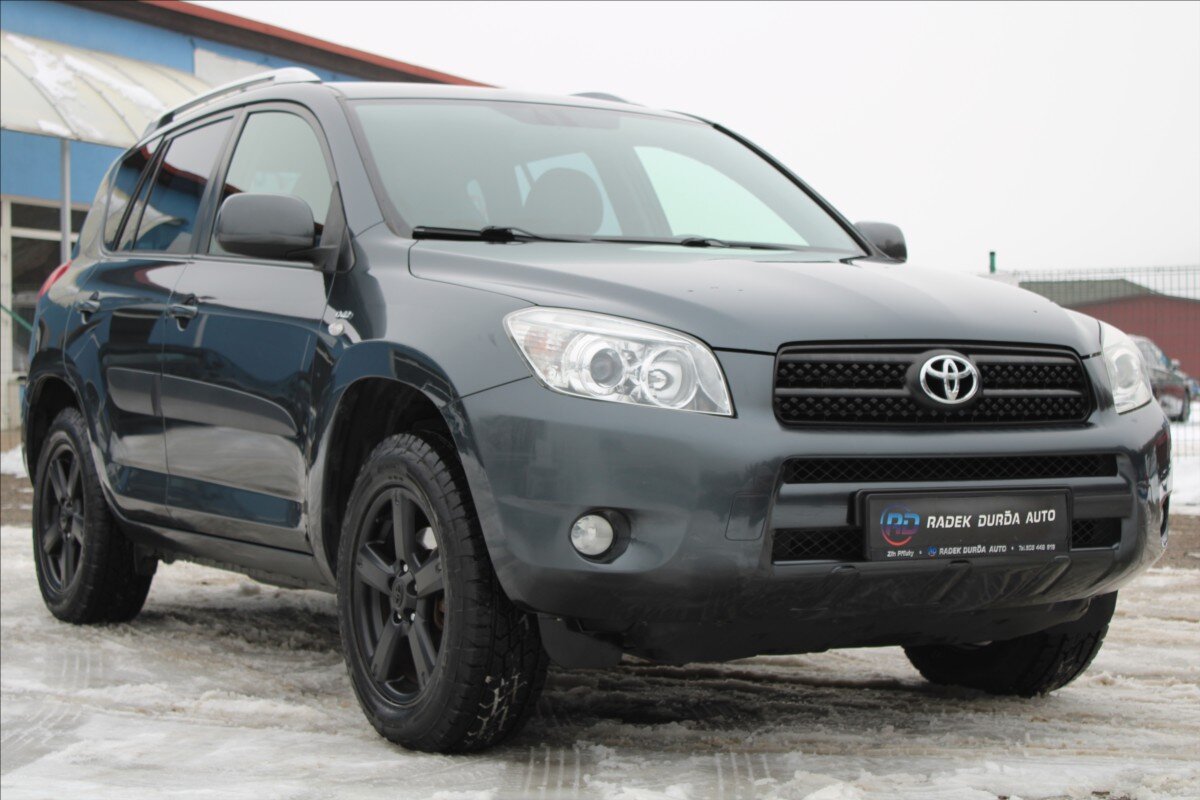 Toyota RAV4 SUV 2,2 l 100 kw