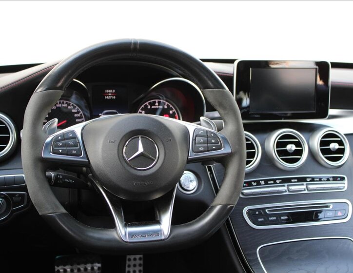 Mercedes-Benz Třídy C Sedan / Limuzína 3,0 l 270 kw