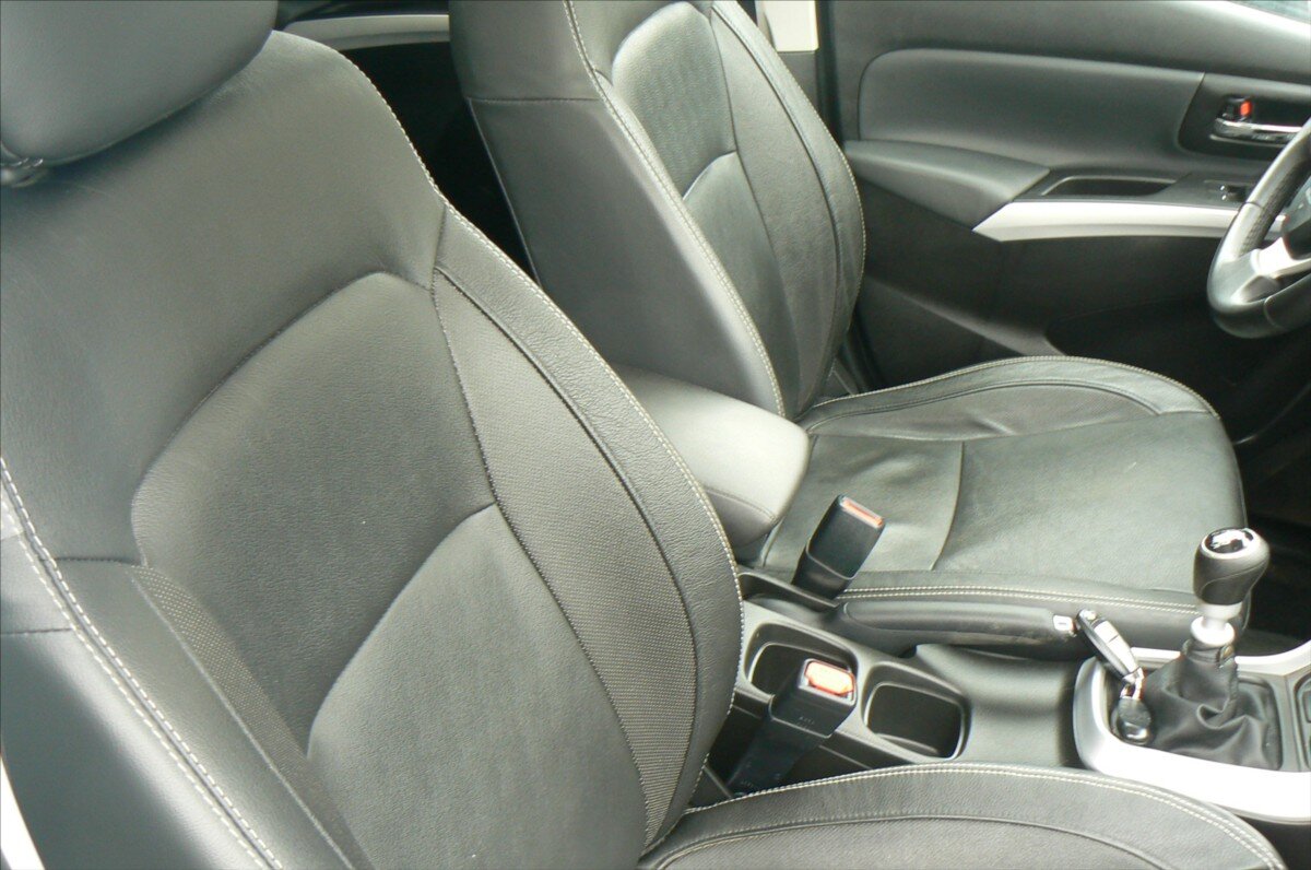 Suzuki SX4 S-Cross SUV / Terénní 1,4 l 103 kw