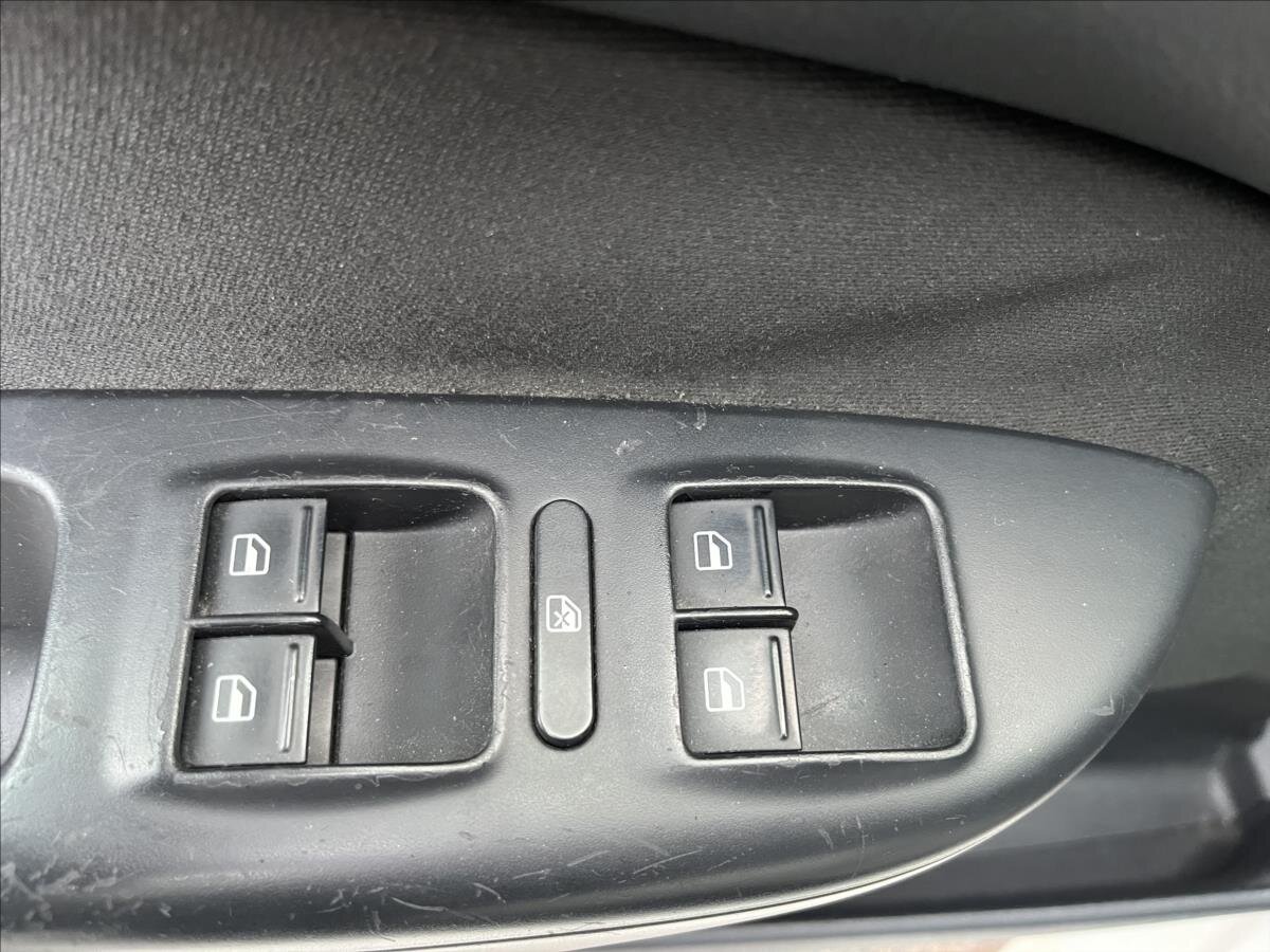 Škoda Octavia Sedan / Limuzína 1,6 l 75 kw