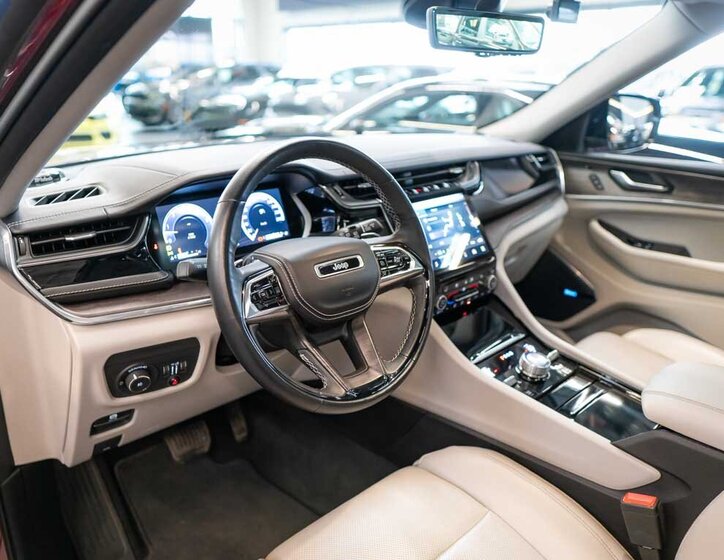 Jeep Grand Cherokee 13