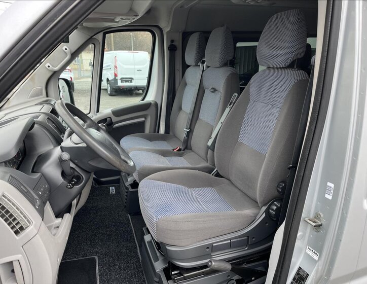 Peugeot Boxer Kombi 2,2 l 88 kw