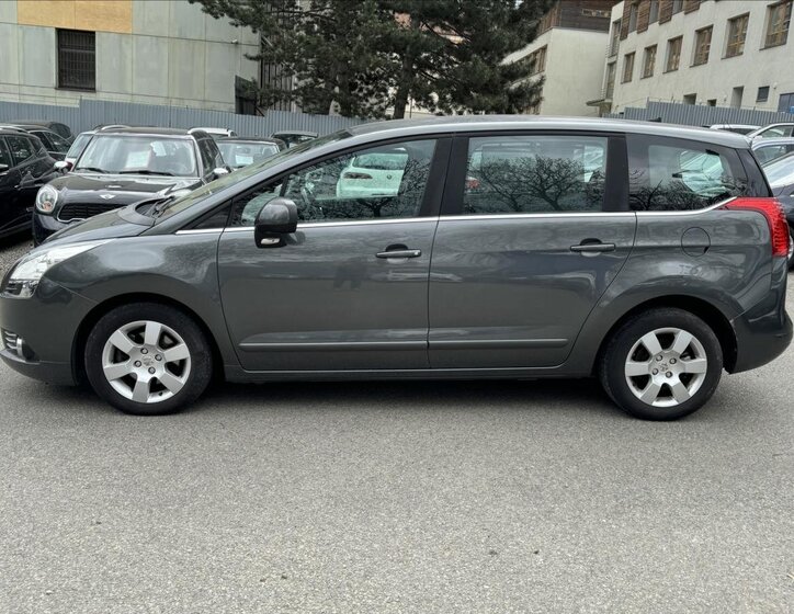 Peugeot 5008 Kombi 2,0 l 110 kw