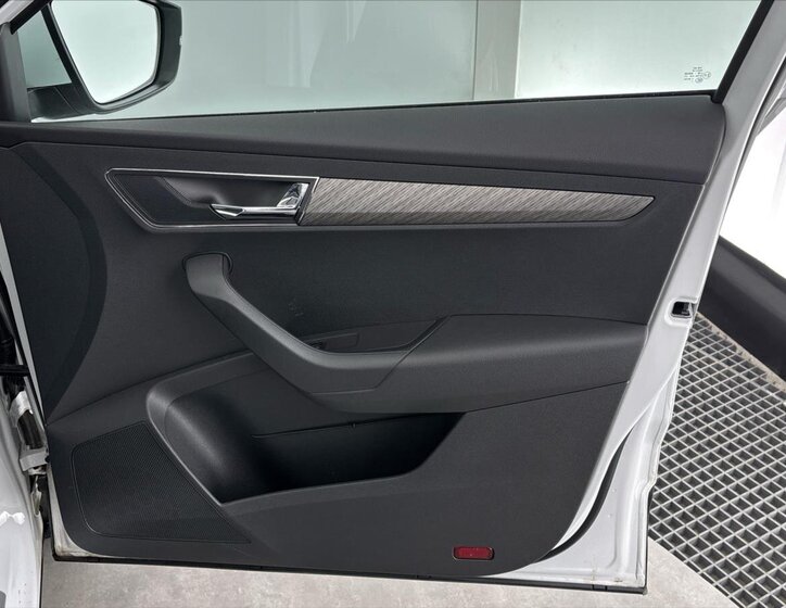 Škoda Karoq SUV / Terénní 1,5 l 110 kw