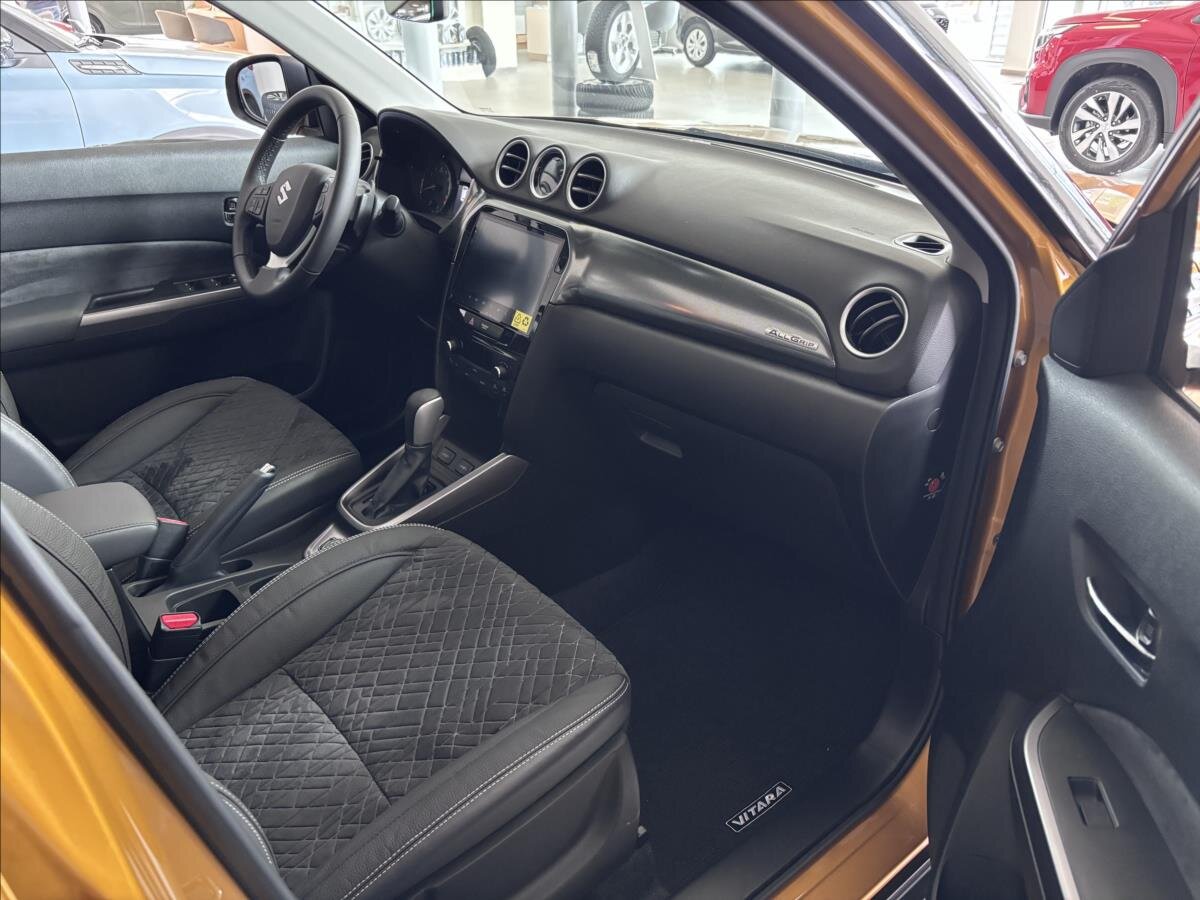 Suzuki Vitara SUV / Terénní 1,4 l 81 kw