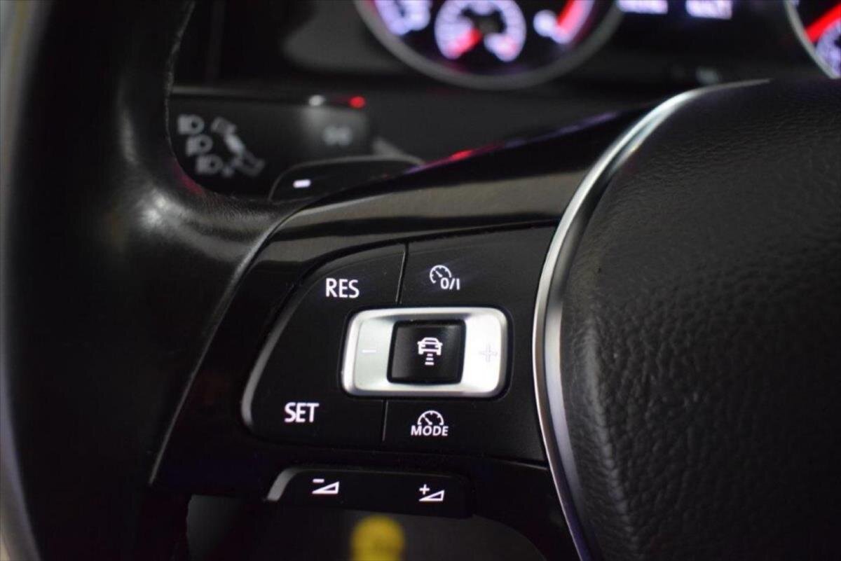 Volkswagen Golf Kombi 2,0 l 110 kw