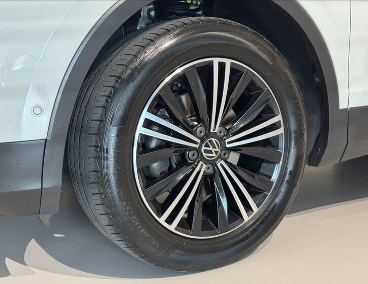 Volkswagen Tiguan 7