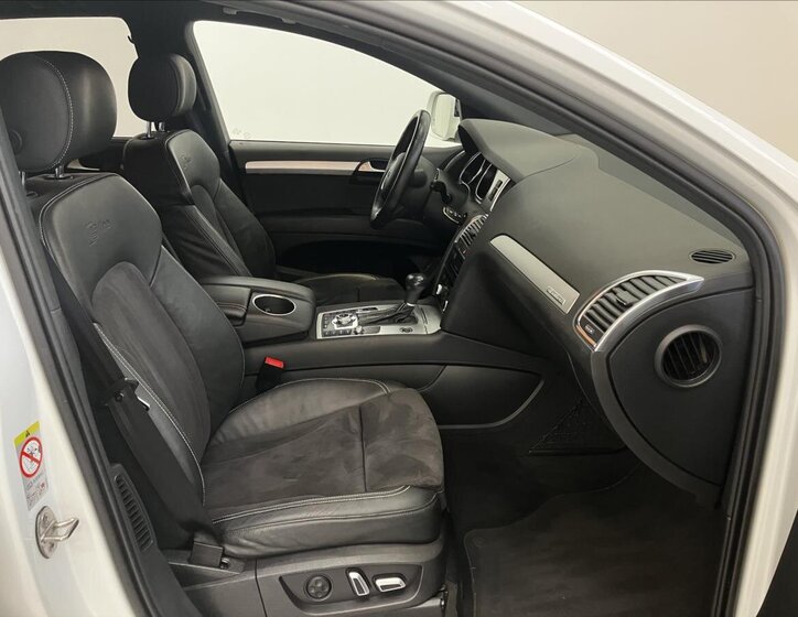 Audi Q7 SUV / Terénní 3,0 l 180 kw