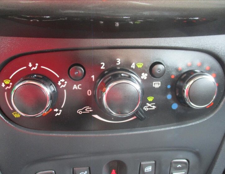 Dacia Sandero Hatchback 898,0 66 kw