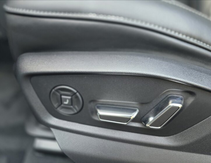 Audi Q8 Hatchback 3,0 l 210 kw