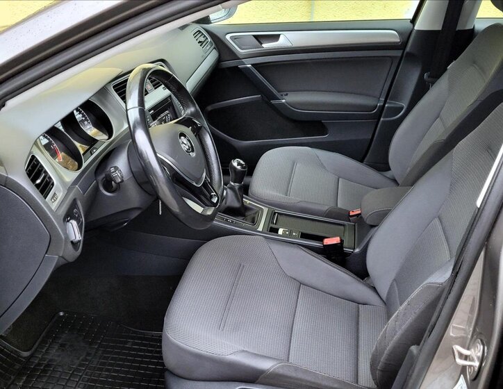 Volkswagen Golf Kombi 1,6 l 81 kw