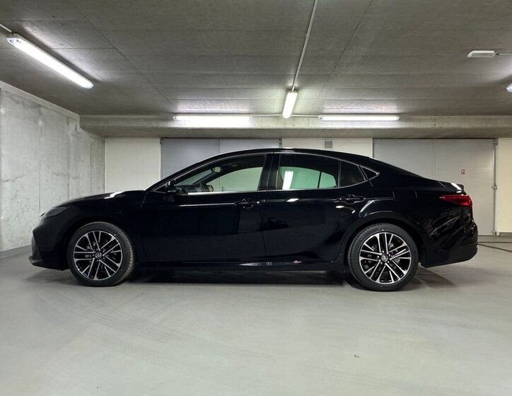 Toyota Camry Sedan / Limuzína 2,5 l 160 kw