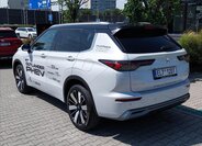 Mitsubishi Outlander 3