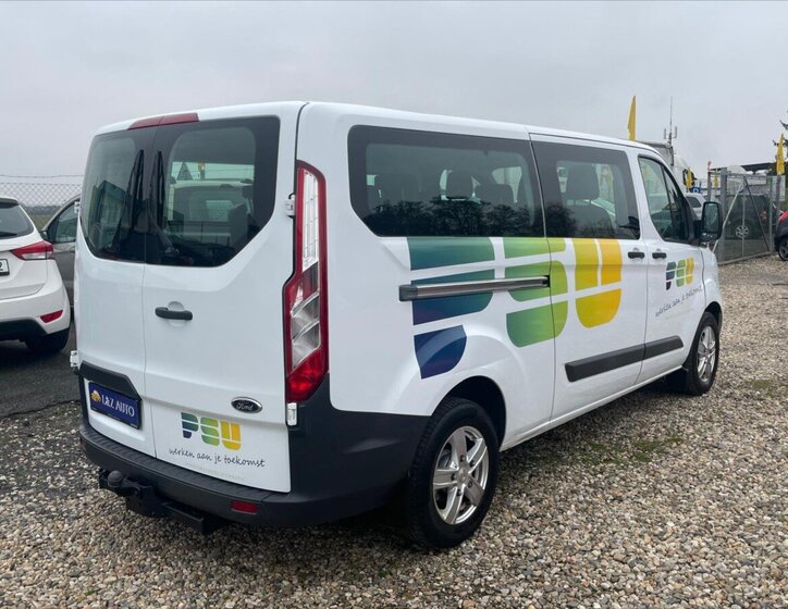 Ford Tourneo Custom 6