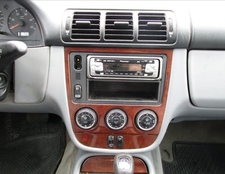 Mercedes-Benz Třídy M Kombi 2,7 l 120 kw