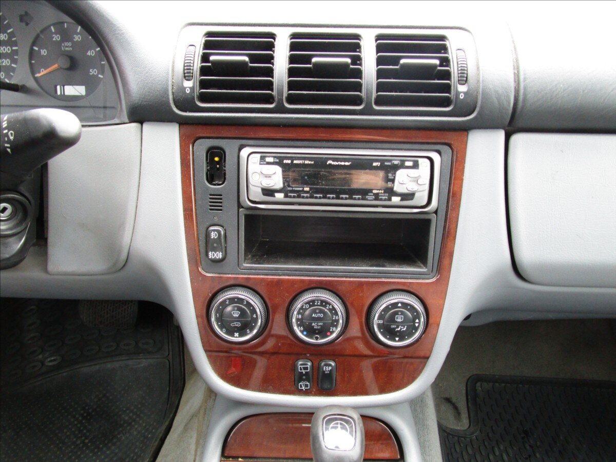 Mercedes-Benz Třídy M Kombi 2,7 l 120 kw