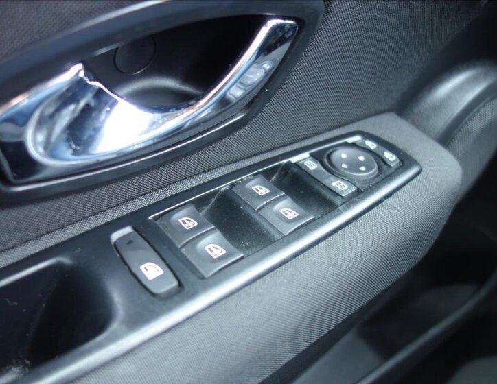 Renault Fluence Sedan / Limuzína 1,6 l 82 kw