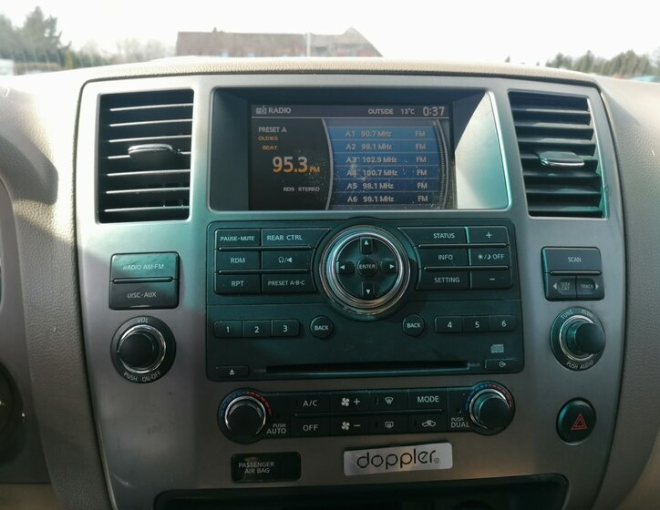 Nissan Armada SUV / Terénní 5,6 l 233 kw