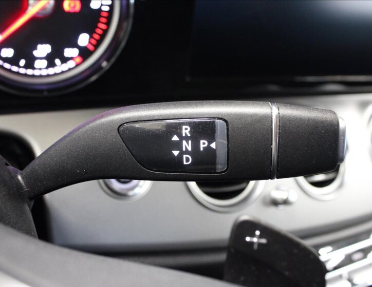 Mercedes-Benz Třídy E 21