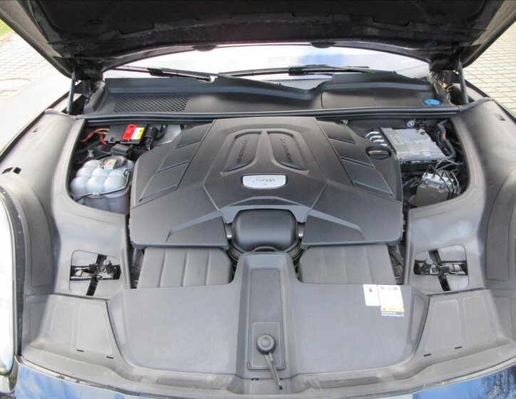 Porsche Cayenne Kombi 2,9 l 324 kw