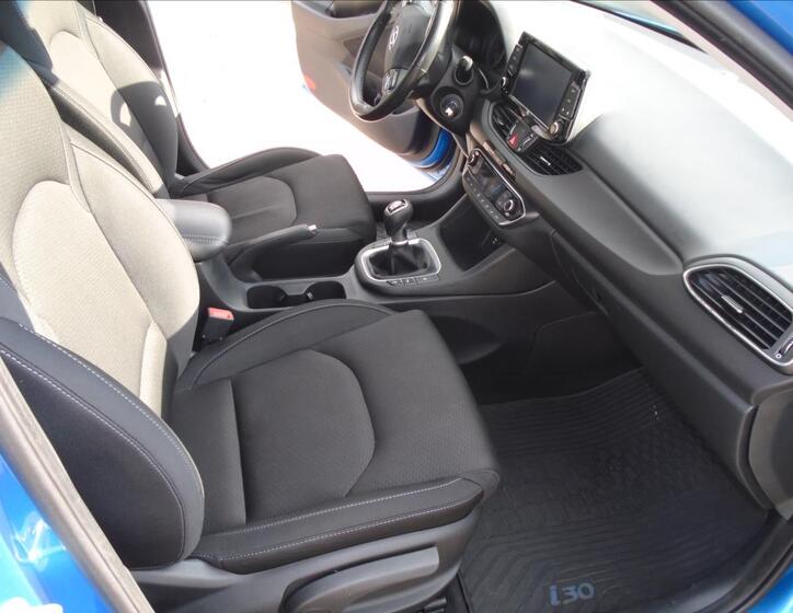 Hyundai i30 20