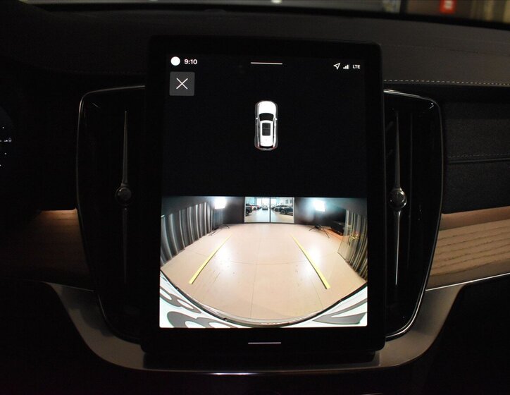 Volvo XC90 SUV / Terénní 2,0 l 228 kw