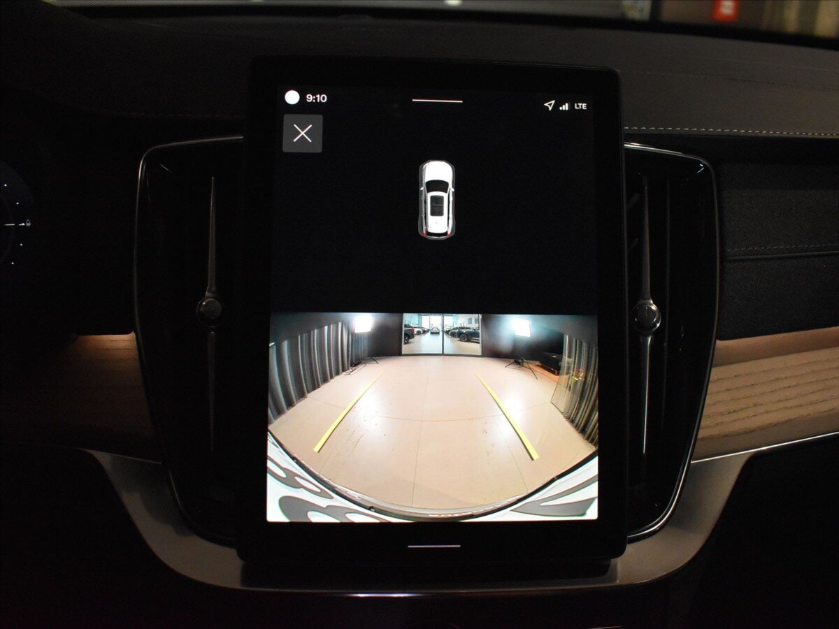 Volvo XC90 SUV / Terénní 2,0 l 228 kw