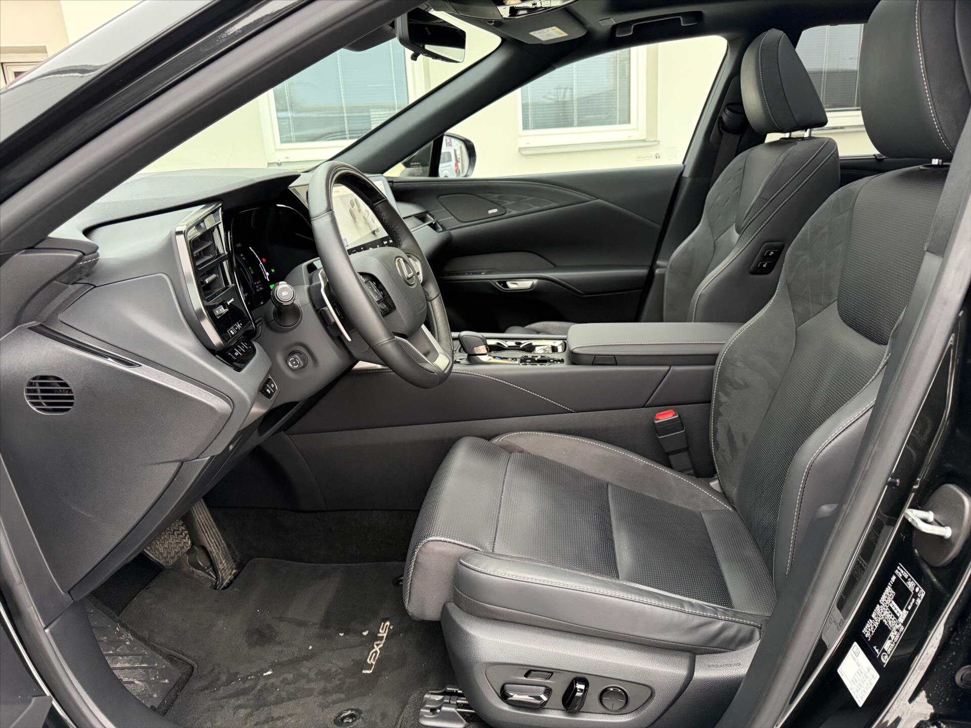 Lexus RX SUV 2,5 l 136 kw