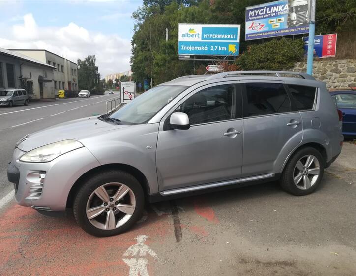Peugeot 4007 5