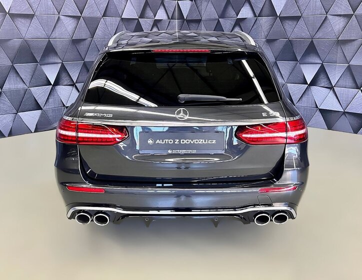 Mercedes-Benz Třídy E Kombi 3,0 l 320 kw