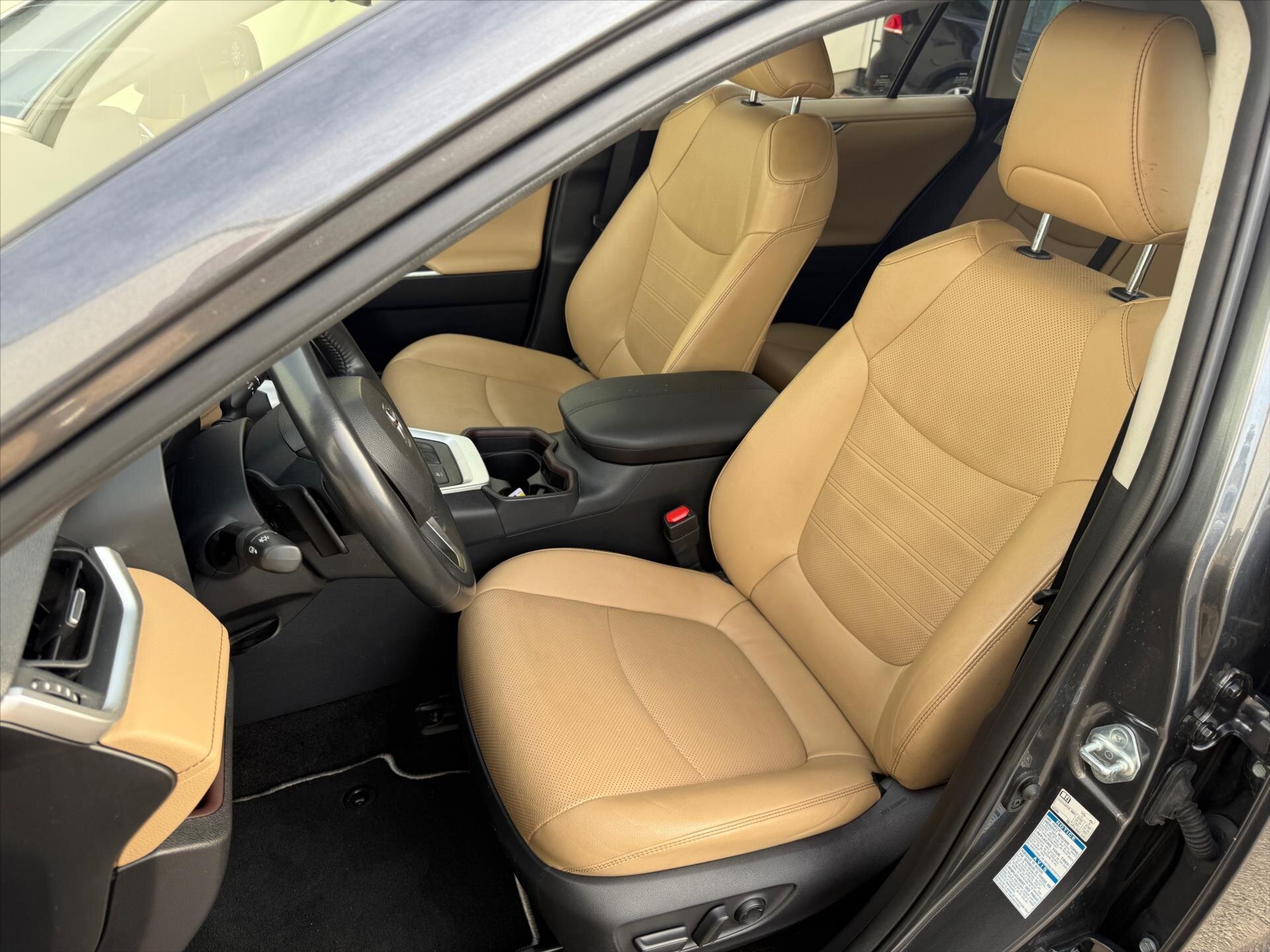 Toyota RAV4 SUV 2,5 l 131 kw