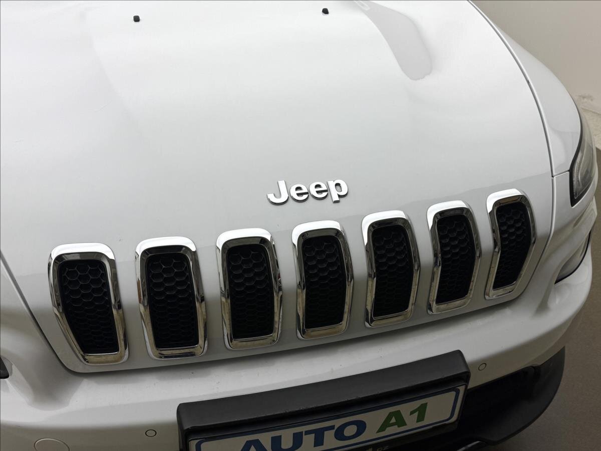 Jeep Cherokee SUV / Terénní 2,0 l 103 kw