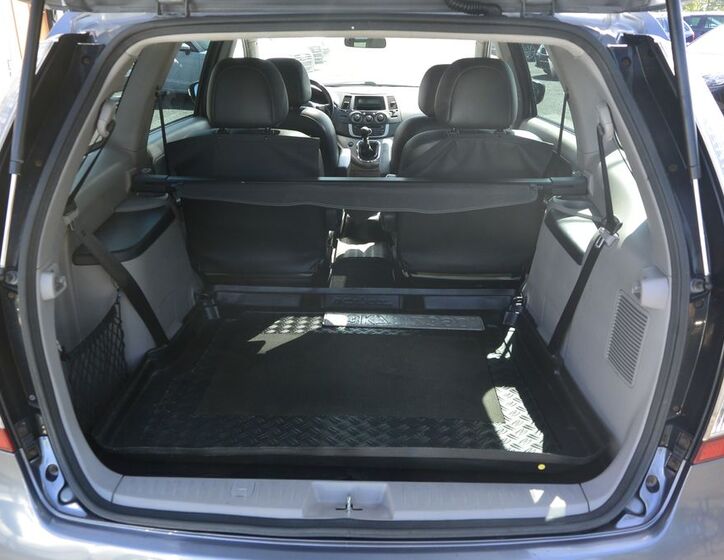 Mitsubishi Grandis 26