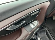 Mercedes-Benz Třídy V 12