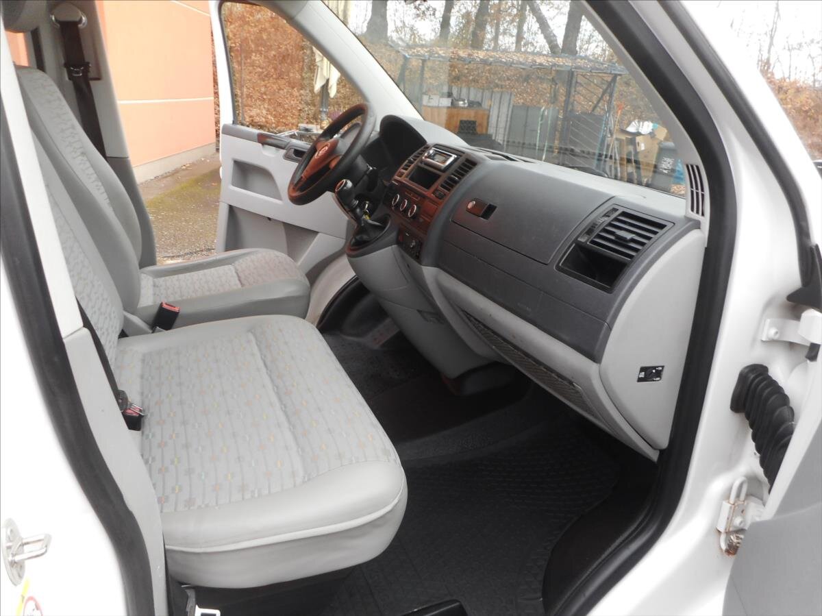 Volkswagen Transporter Valník 2,0 l 103 kw