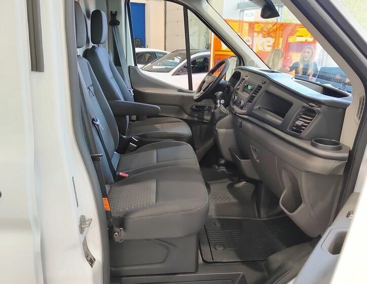 Ford Transit 12